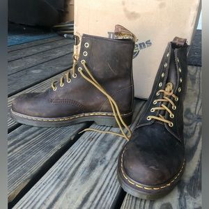 Dr martens Men’s size 10 or women’s 11. Style 1460 Aztec brown crazy horse.